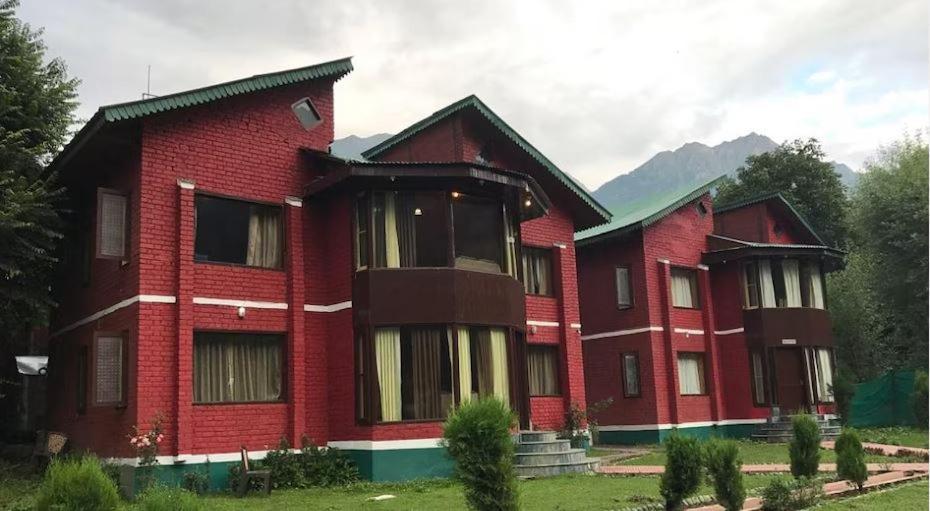 The Pinus Resort باهالغام المظهر الخارجي الصورة